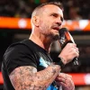 CM Punk fuera de acción por seis meses