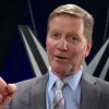 John Laurinaitis se pronuncia por acusaciones de abuso sexual