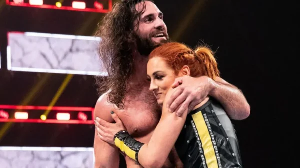 Seth Rollins y Becky Lynch