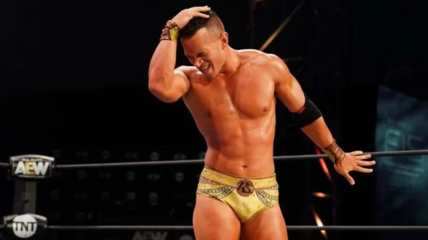 Ricky Starks sigue bajo contrato en AEW