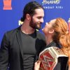 Seth Rollins y Becky Lynch