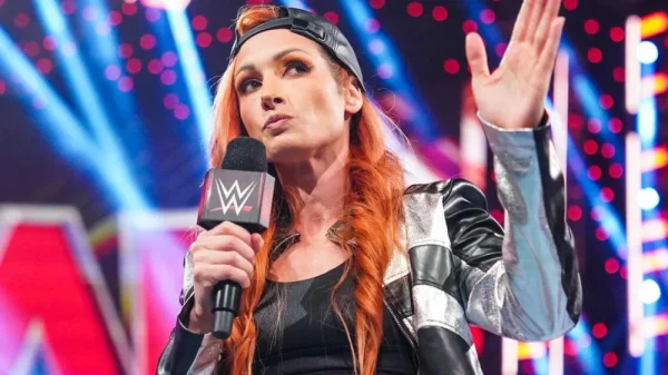 Becky Lynch oficialmente fuera de WWE