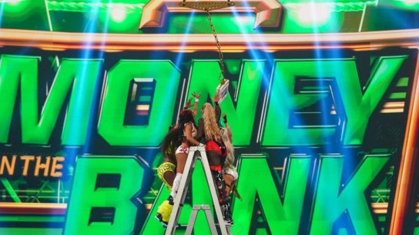 Monday Night RAW: Luchas clasificatorias para Money in the Bank