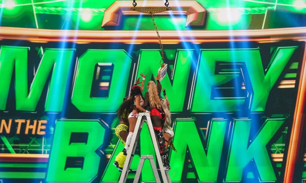 Monday Night RAW: Luchas clasificatorias para Money in the Bank