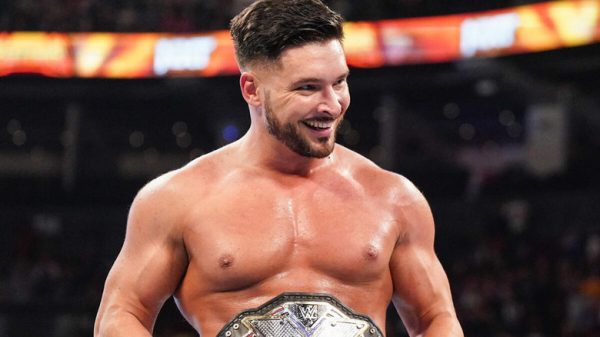 Ethan Page explica por qué abandonó AEW